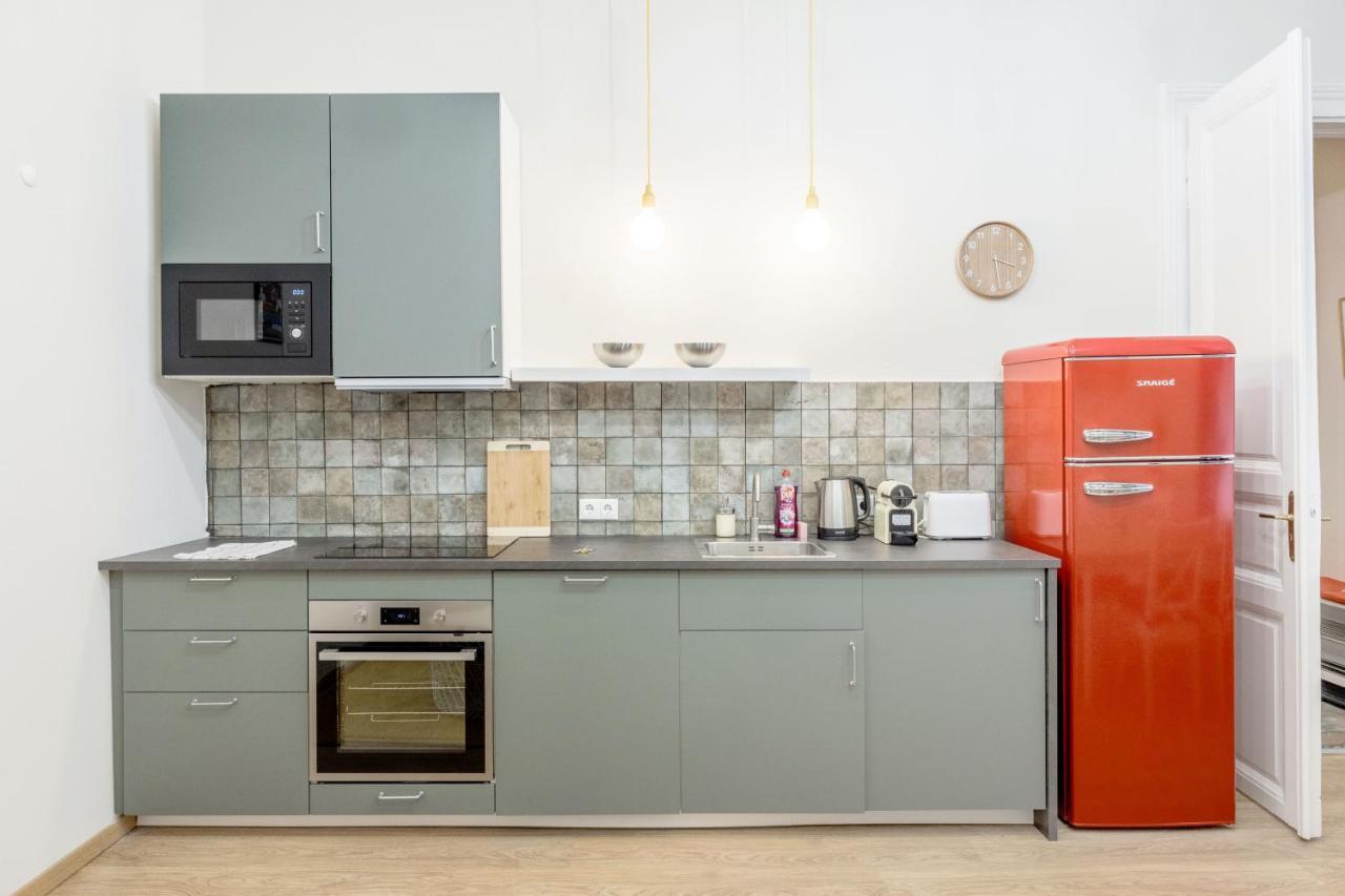 Stylish & 2br Апартаменты *