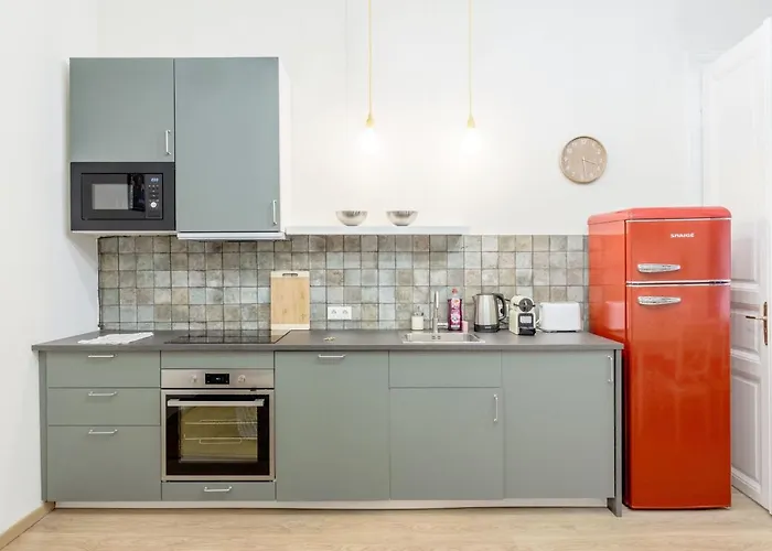 Stylish & Central 2Br Apartment